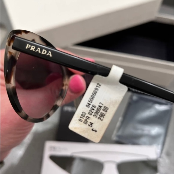 NEW Prada Sunglasses@@SOLD@@ - Picture 2 of 4
